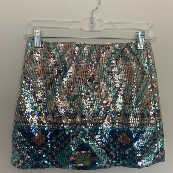 Mini sequin skirt - Picture 2 of 4